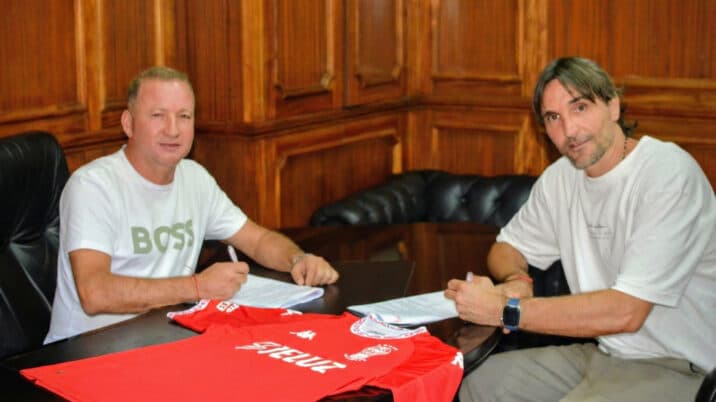 Diego Martínez firmó su contrato